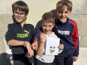 Un partenariat de classes CE1-CE2 – CM1 main dans la main.